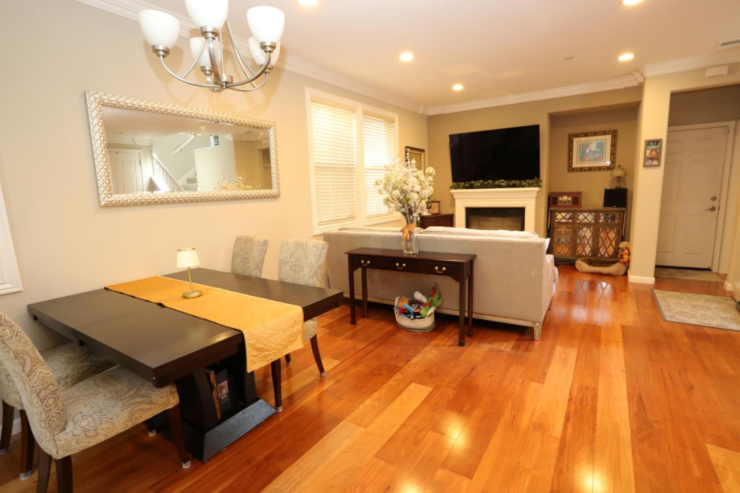 Detail Gallery Image 7 of 25 For 726 Tennyson Dr, Gilroy,  CA 95020 - 3 Beds | 2/1 Baths