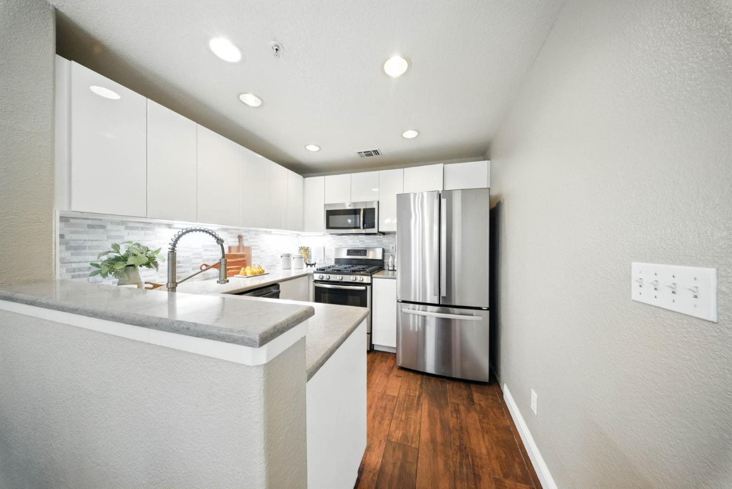 Detail Gallery Image 13 of 42 For 546 Marble Arch Ave, San Jose,  CA 95136 - 2 Beds | 2/1 Baths