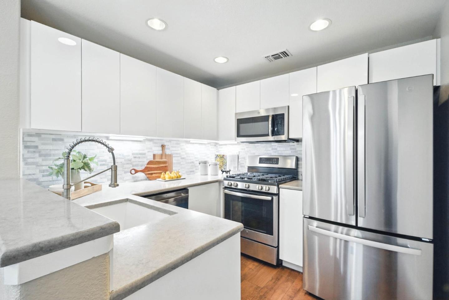 Detail Gallery Image 14 of 42 For 546 Marble Arch Ave, San Jose,  CA 95136 - 2 Beds | 2/1 Baths