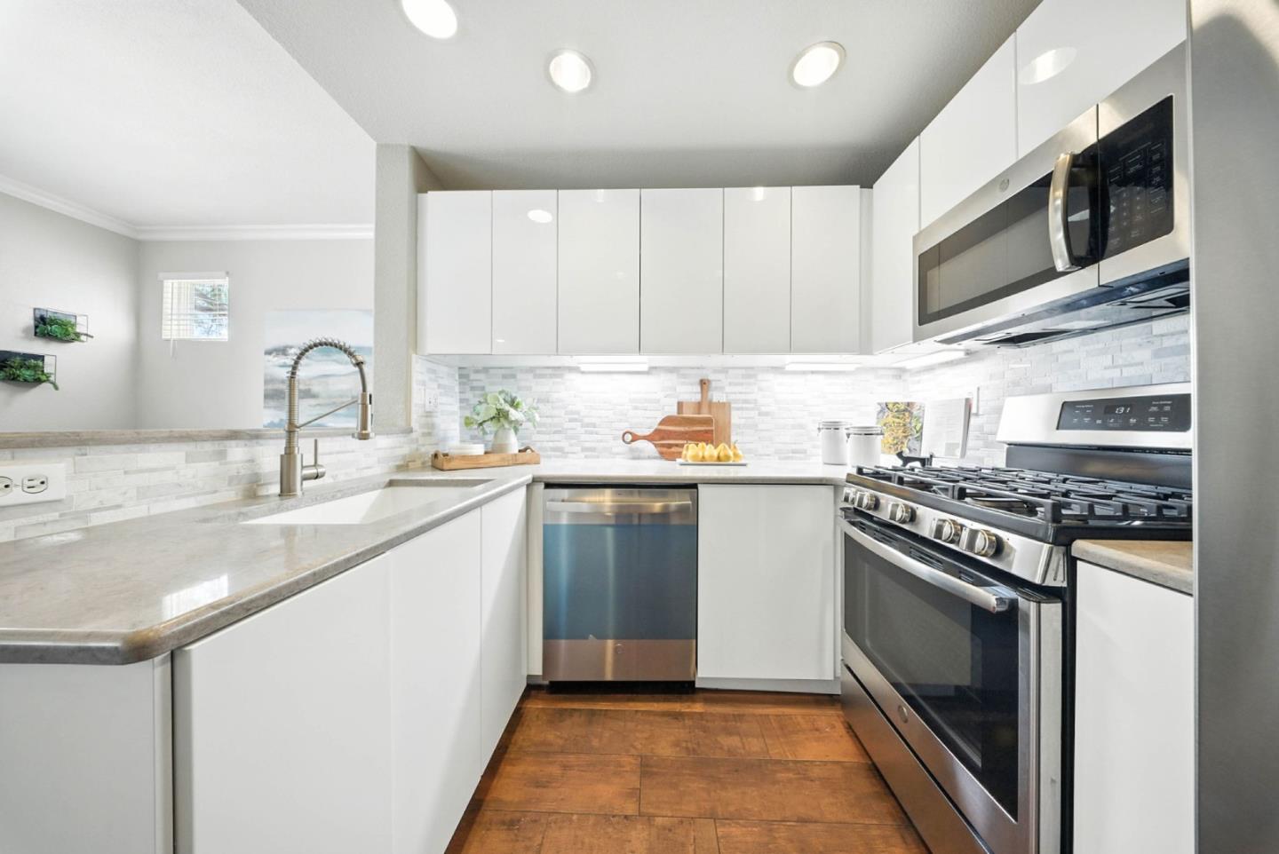 Detail Gallery Image 15 of 42 For 546 Marble Arch Ave, San Jose,  CA 95136 - 2 Beds | 2/1 Baths