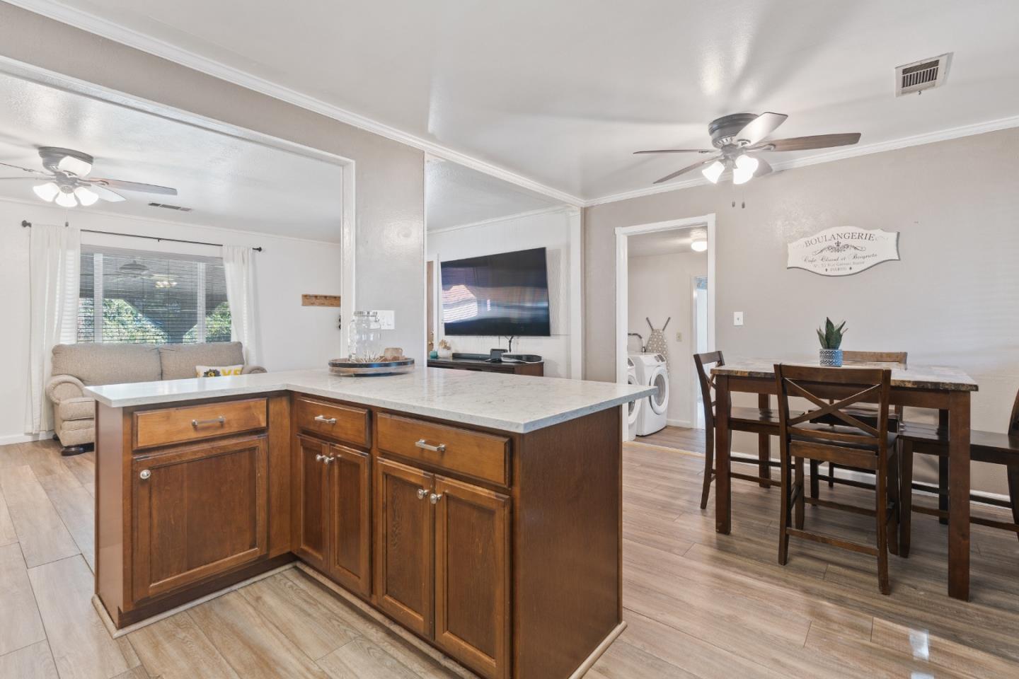 Detail Gallery Image 11 of 50 For 5367 Rosswood Ln, Redding,  CA 96001 - 4 Beds | 2 Baths