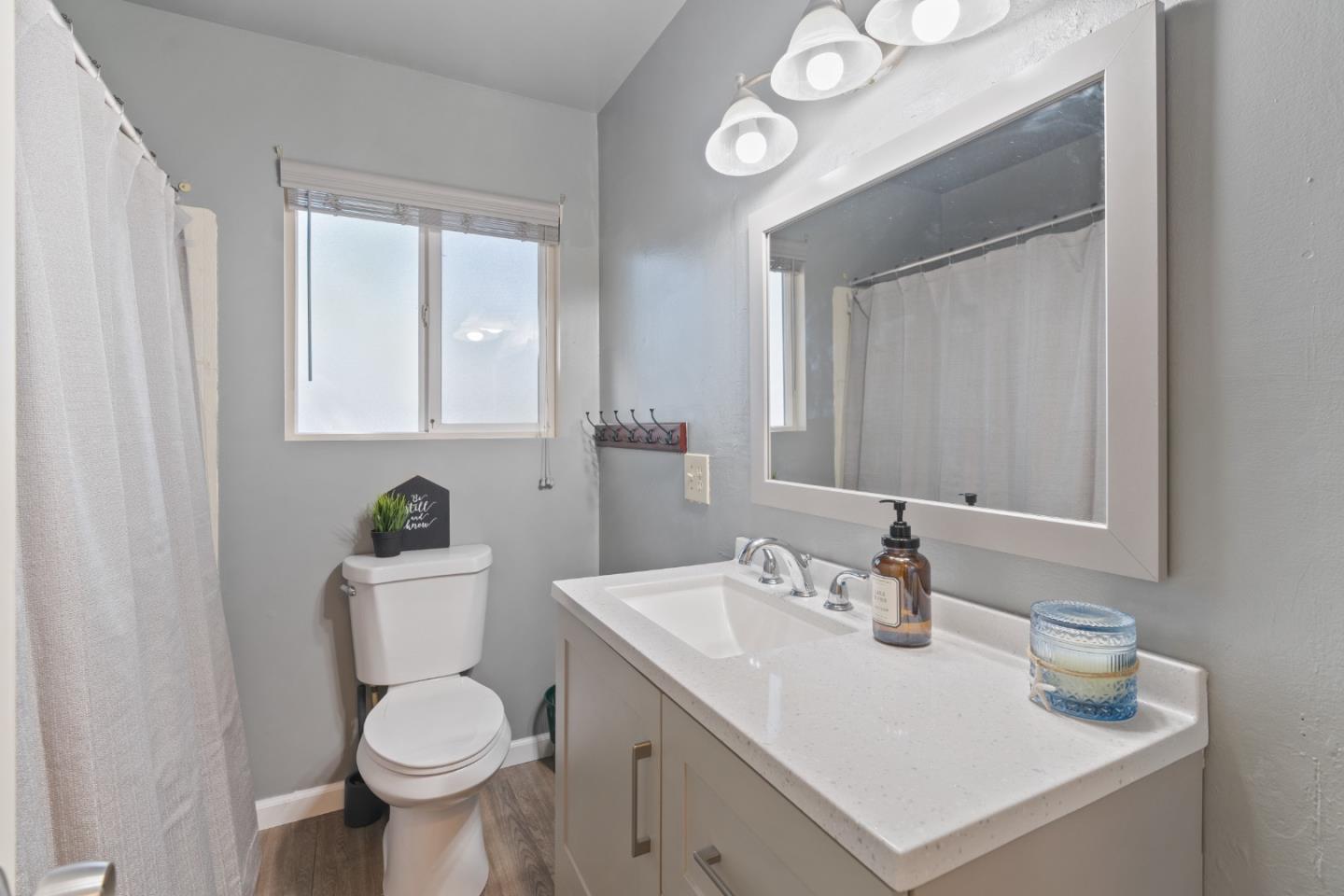 Detail Gallery Image 24 of 50 For 5367 Rosswood Ln, Redding,  CA 96001 - 4 Beds | 2 Baths