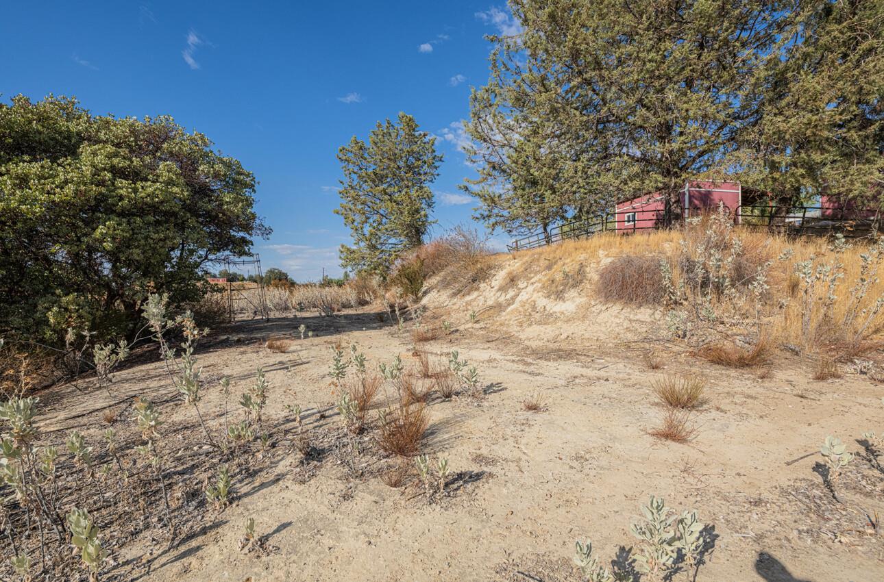 Detail Gallery Image 36 of 42 For 2350 Bryson Hesperia Rd, Bradley,  CA 93426 - 2 Beds | 1/1 Baths