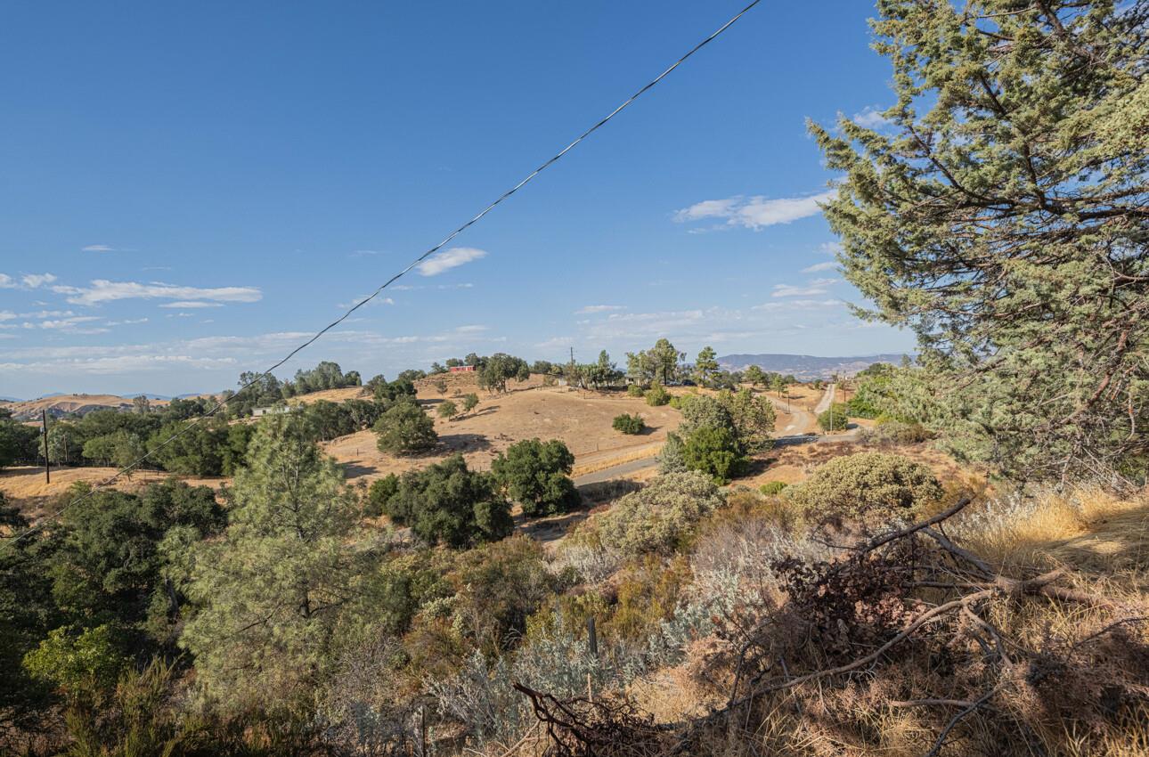 Detail Gallery Image 4 of 42 For 2350 Bryson Hesperia Rd, Bradley,  CA 93426 - 2 Beds | 1/1 Baths