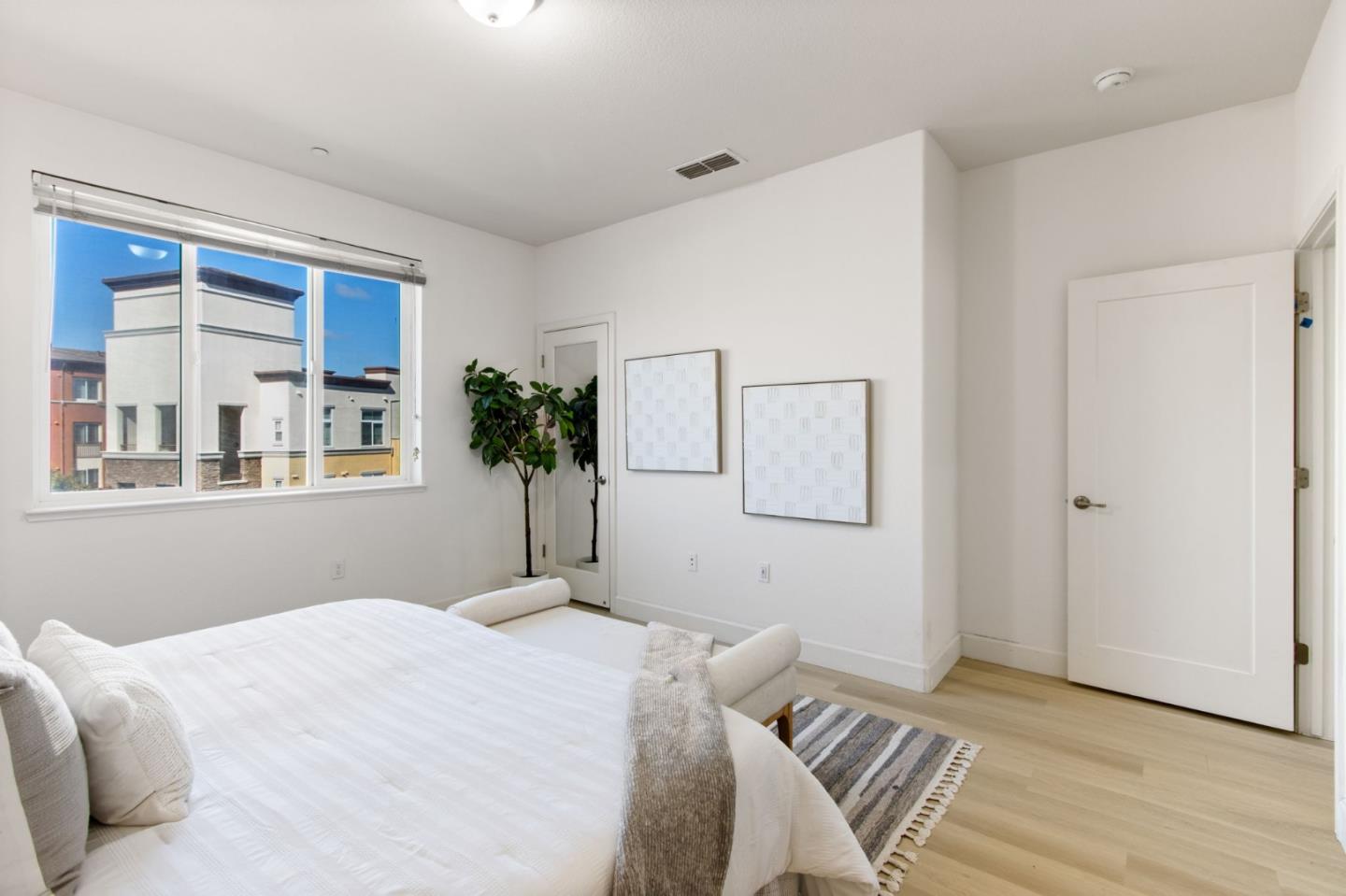 Detail Gallery Image 16 of 40 For 5886 Smoky Quartz Loop, San Jose,  CA 95123 - 3 Beds | 3/1 Baths