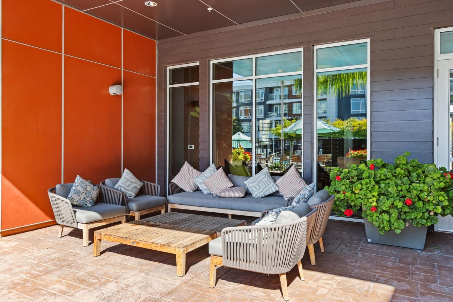 Detail Gallery Image 32 of 40 For 5886 Smoky Quartz Loop, San Jose,  CA 95123 - 3 Beds | 3/1 Baths