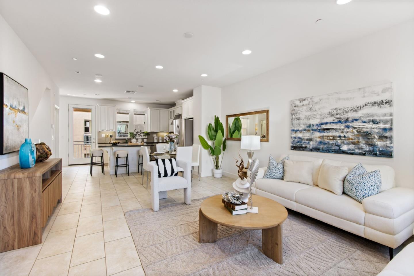 Detail Gallery Image 5 of 40 For 5886 Smoky Quartz Loop, San Jose,  CA 95123 - 3 Beds | 3/1 Baths