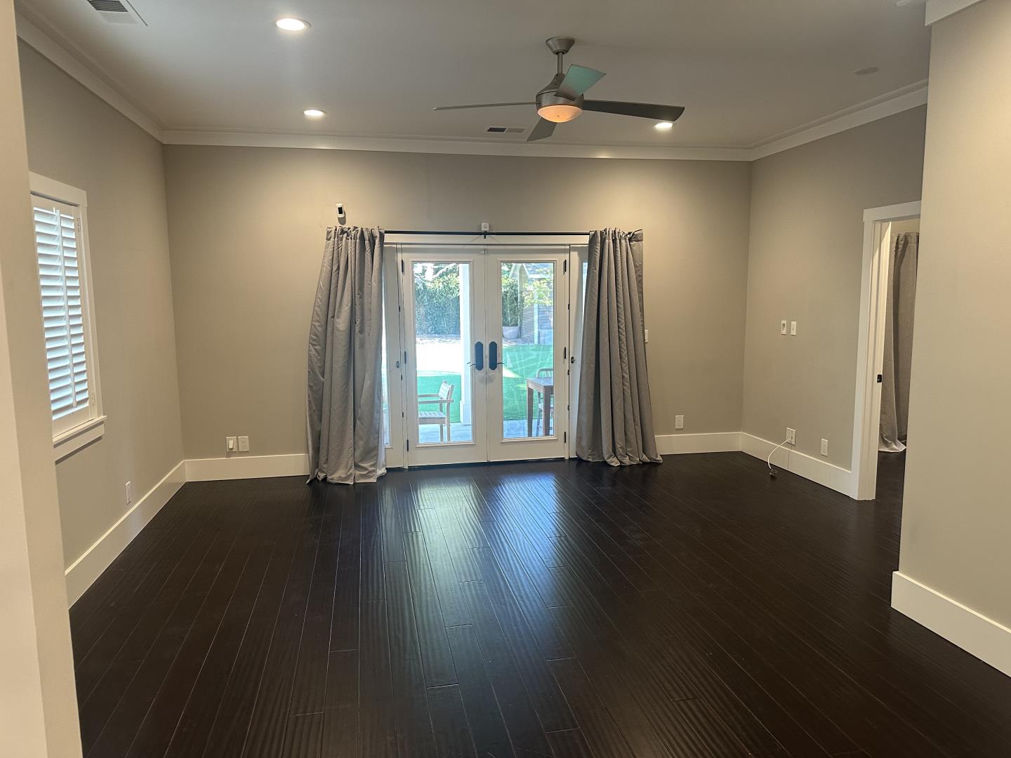 Detail Gallery Image 11 of 16 For 68 Walnut Ave, Atherton,  CA 94027 - 3 Beds | 2/1 Baths