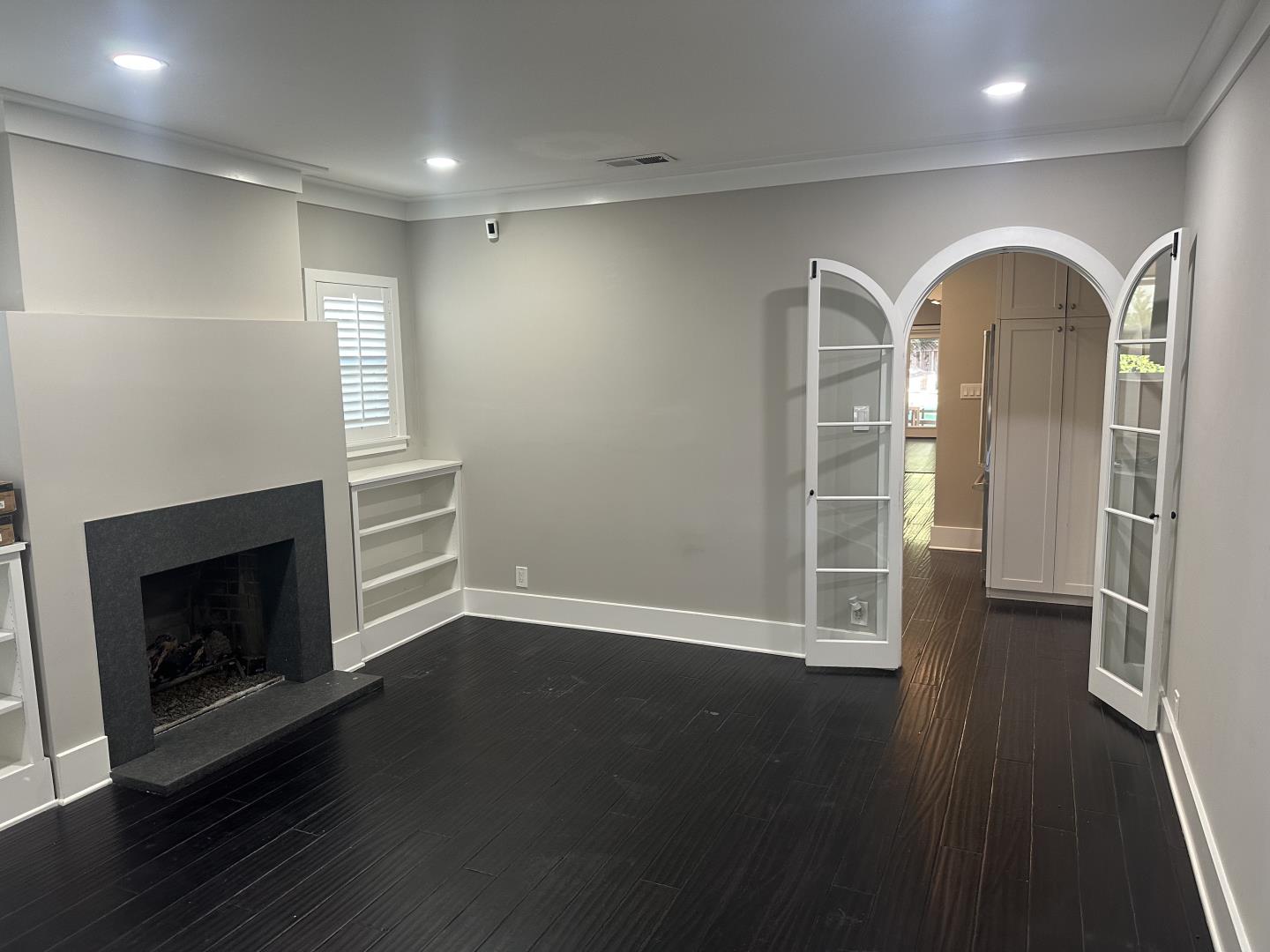 Detail Gallery Image 2 of 16 For 68 Walnut Ave, Atherton,  CA 94027 - 3 Beds | 2/1 Baths