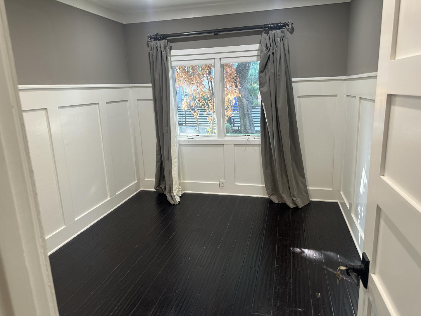 Detail Gallery Image 8 of 16 For 68 Walnut Ave, Atherton,  CA 94027 - 3 Beds | 2/1 Baths