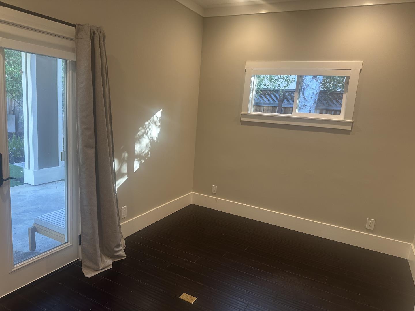 Detail Gallery Image 9 of 16 For 68 Walnut Ave, Atherton,  CA 94027 - 3 Beds | 2/1 Baths