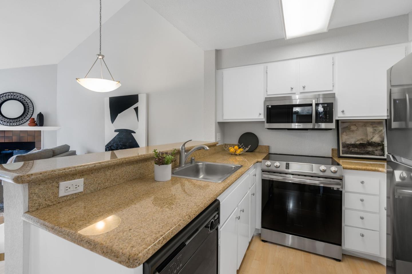 Detail Gallery Image 3 of 33 For 39199 Guardino Dr #371,  Fremont,  CA 94538 - 1 Beds | 1 Baths