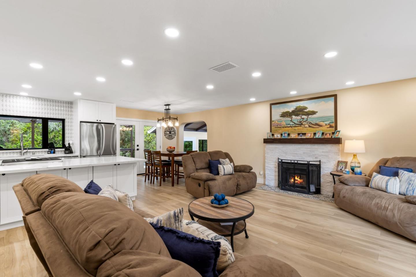 Detail Gallery Image 8 of 58 For 2040 Marsala Cir, Monterey,  CA 93940 - 3 Beds | 2 Baths