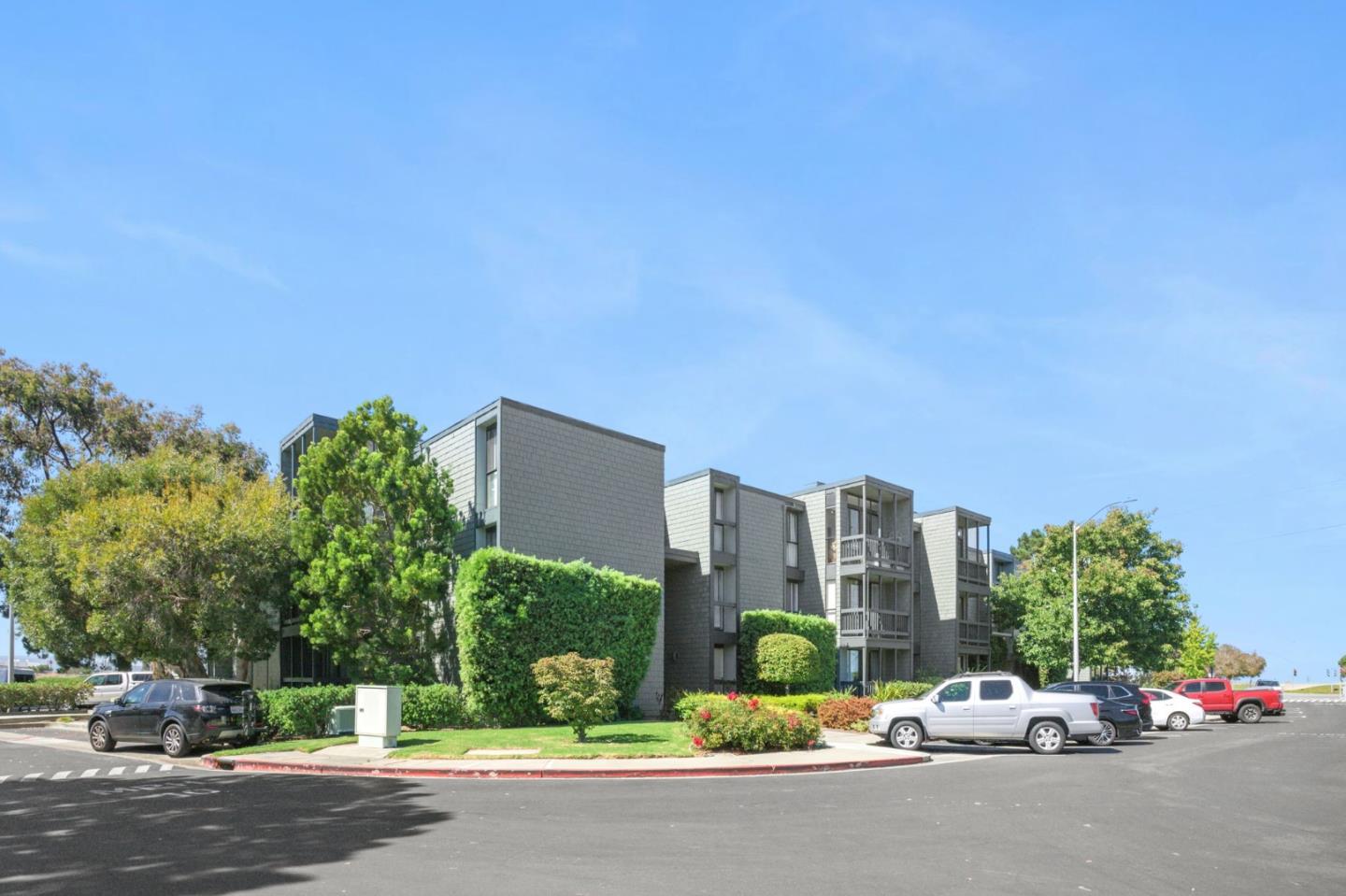 Detail Gallery Image 22 of 66 For 425 Anchor Rd #317,  San Mateo,  CA 94404 - 3 Beds | 2 Baths