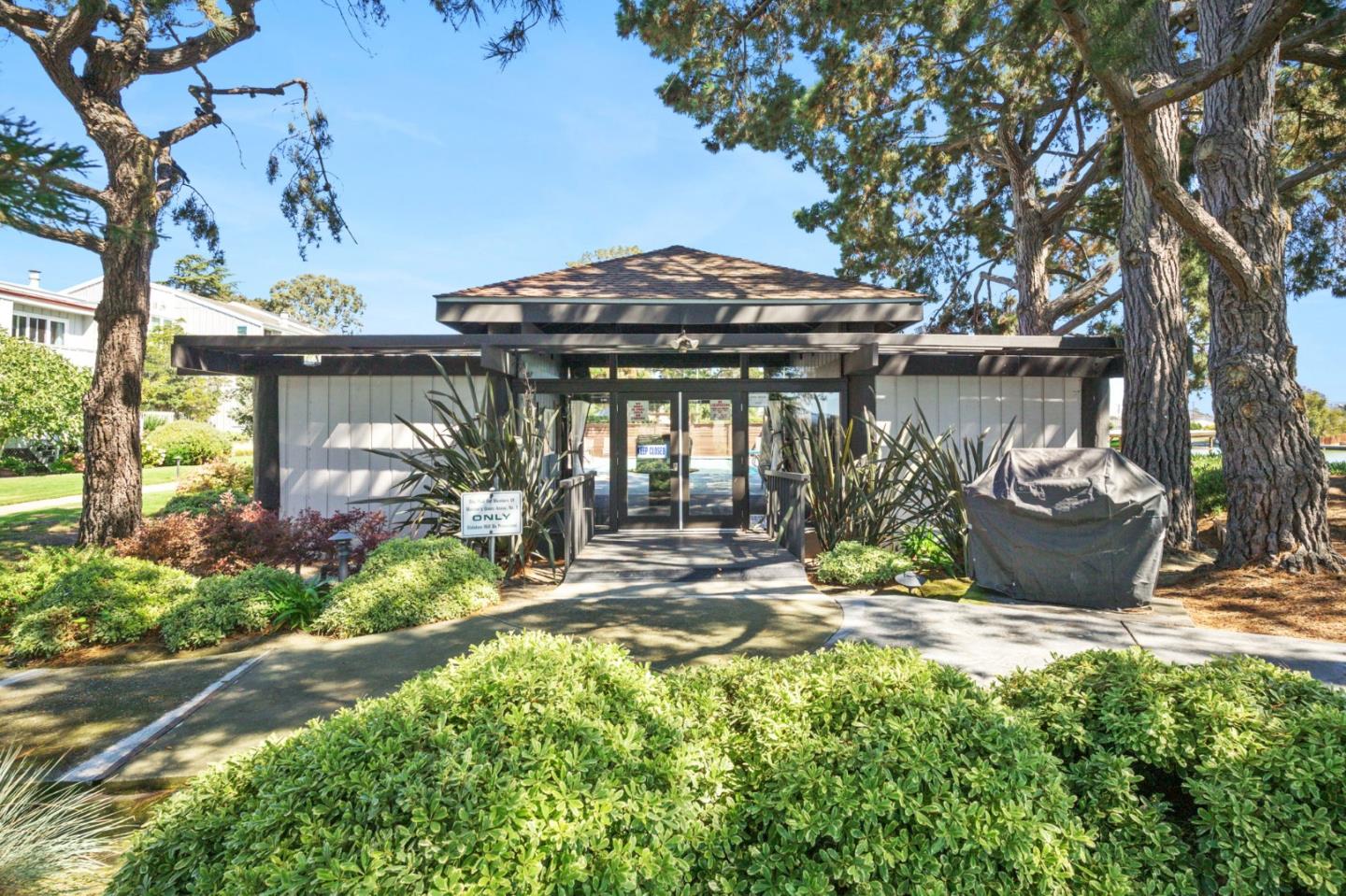 Detail Gallery Image 25 of 66 For 425 Anchor Rd #317,  San Mateo,  CA 94404 - 3 Beds | 2 Baths