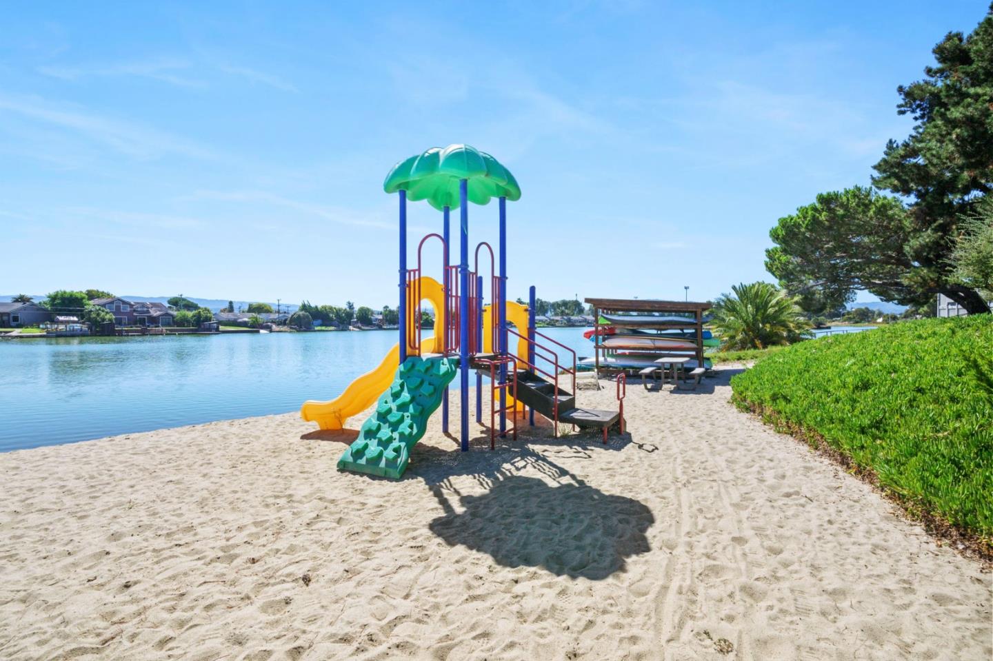 Detail Gallery Image 27 of 66 For 425 Anchor Rd #317,  San Mateo,  CA 94404 - 3 Beds | 2 Baths