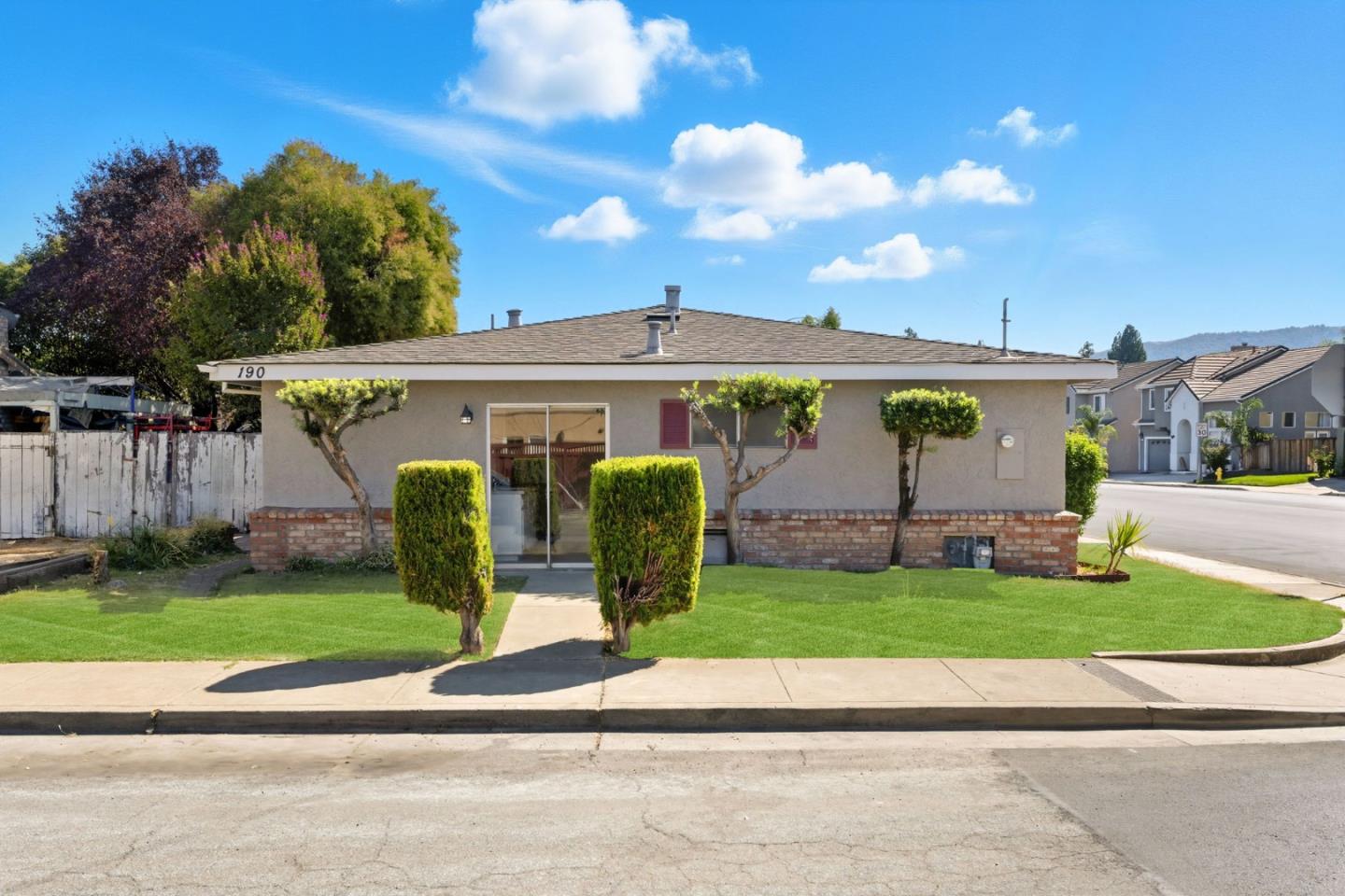 Detail Gallery Image 2 of 45 For 190 Ronan Ave, Gilroy,  CA 95020 - 4 Beds | 2 Baths