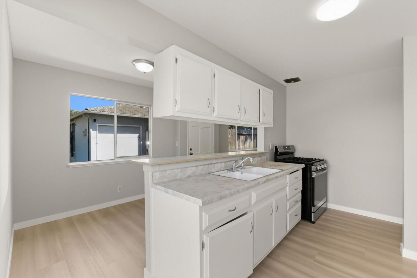 Detail Gallery Image 6 of 45 For 190 Ronan Ave, Gilroy,  CA 95020 - 4 Beds | 2 Baths