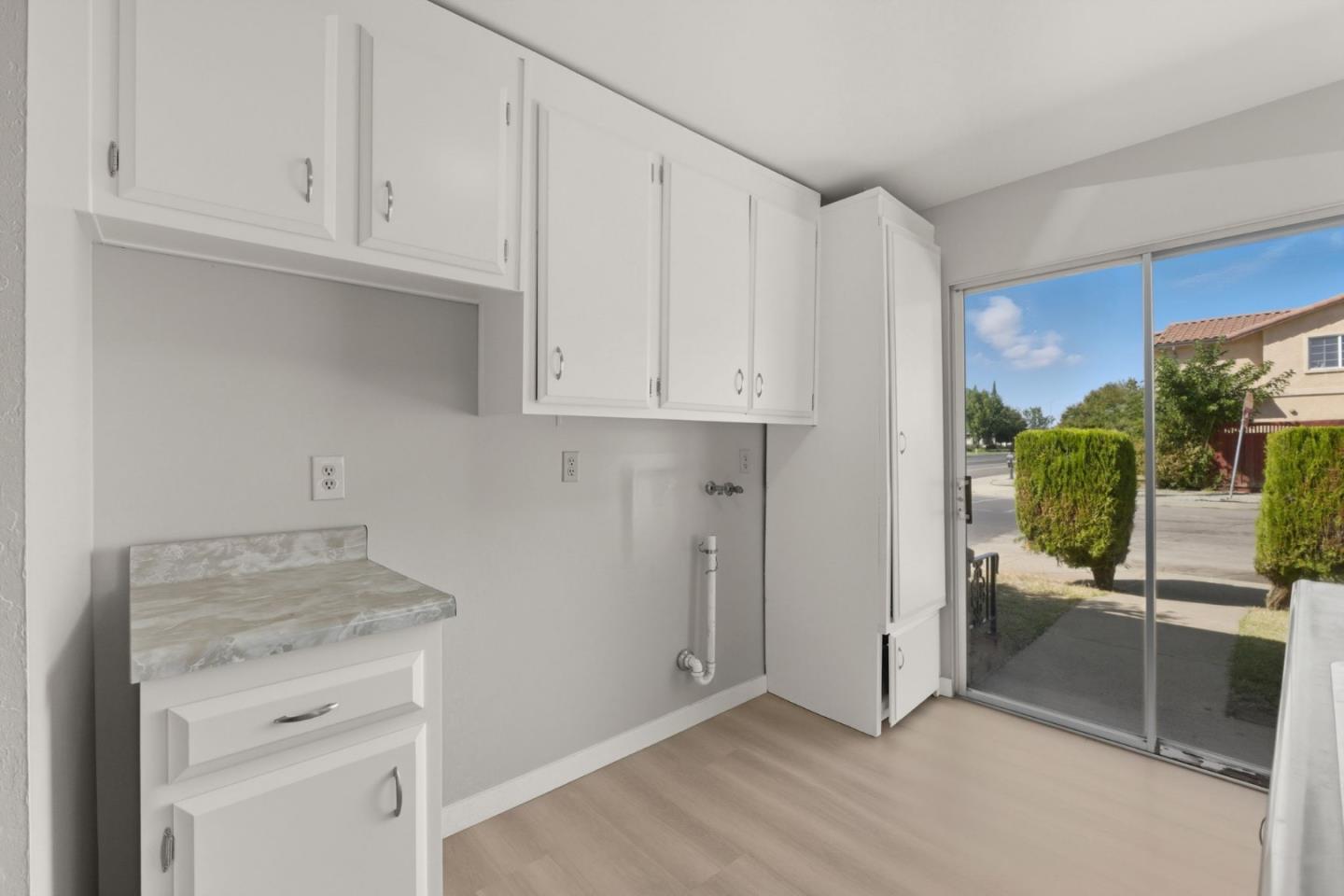 Detail Gallery Image 9 of 45 For 190 Ronan Ave, Gilroy,  CA 95020 - 4 Beds | 2 Baths