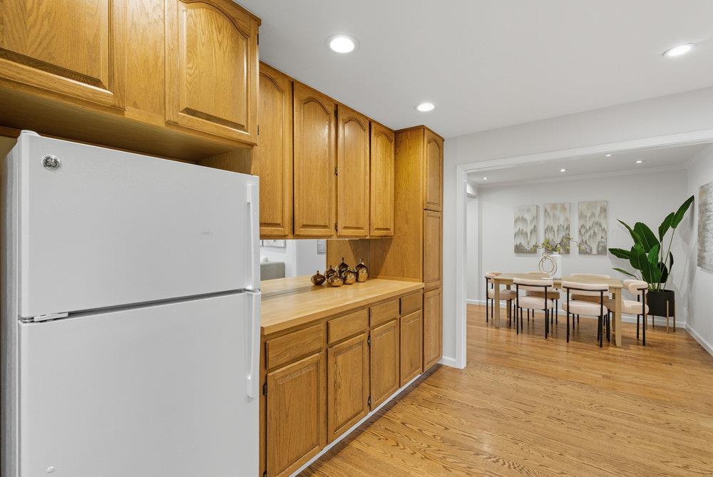 Detail Gallery Image 11 of 29 For 811 10th Ave, Redwood City,  CA 94063 - 2 Beds | 2 Baths