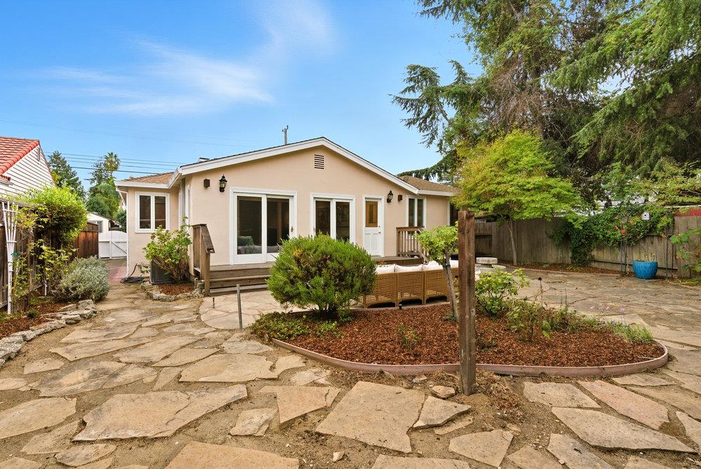 Detail Gallery Image 18 of 29 For 811 10th Ave, Redwood City,  CA 94063 - 2 Beds | 2 Baths