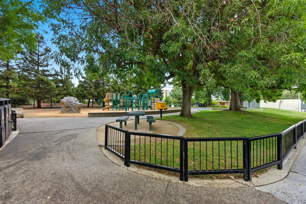 Detail Gallery Image 26 of 29 For 811 10th Ave, Redwood City,  CA 94063 - 2 Beds | 2 Baths