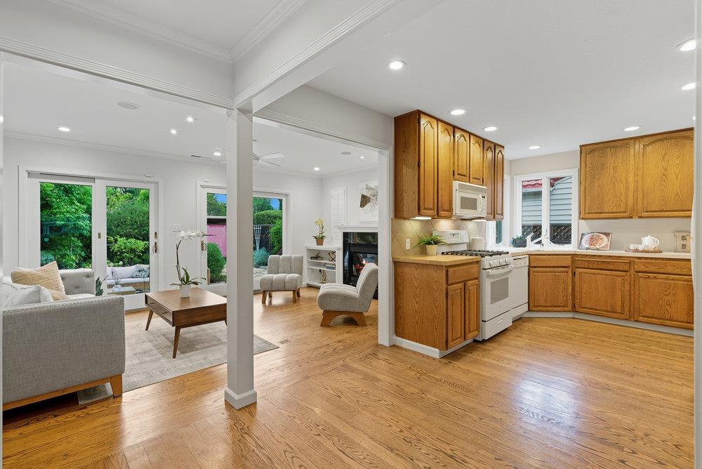 Detail Gallery Image 9 of 29 For 811 10th Ave, Redwood City,  CA 94063 - 2 Beds | 2 Baths