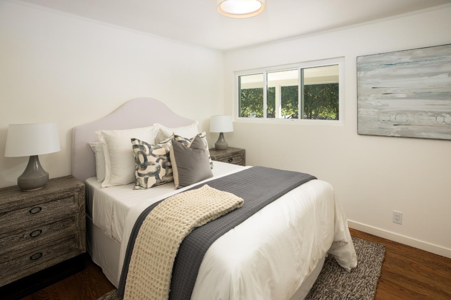 Detail Gallery Image 11 of 25 For 1840 Santa Cruz Ave, Menlo Park,  CA 94025 - 4 Beds | 3 Baths