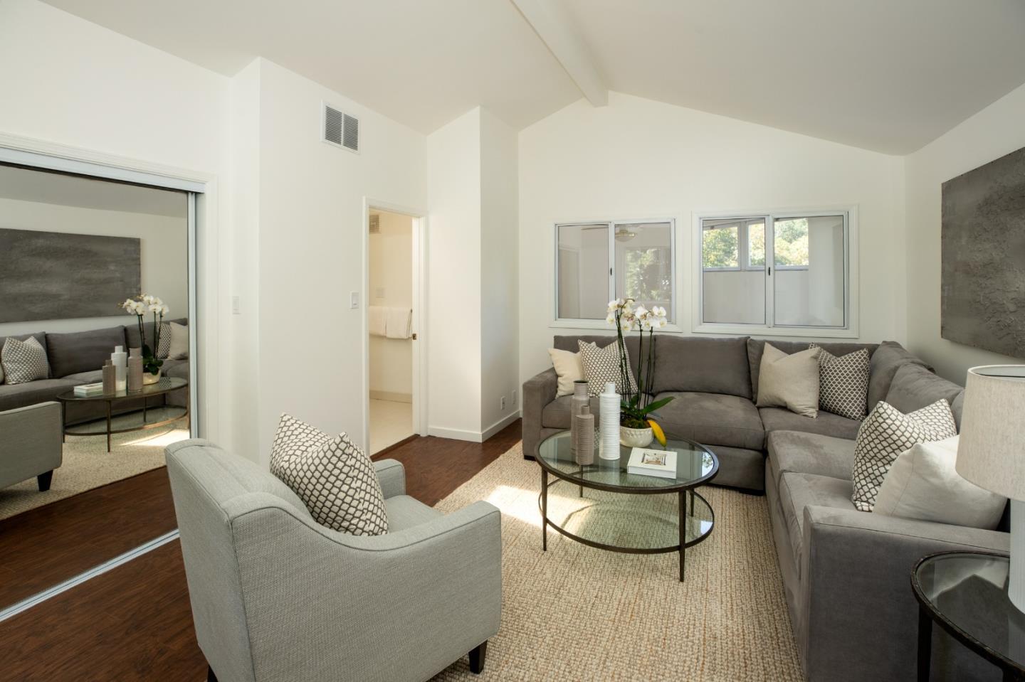 Detail Gallery Image 16 of 25 For 1840 Santa Cruz Ave, Menlo Park,  CA 94025 - 4 Beds | 3 Baths