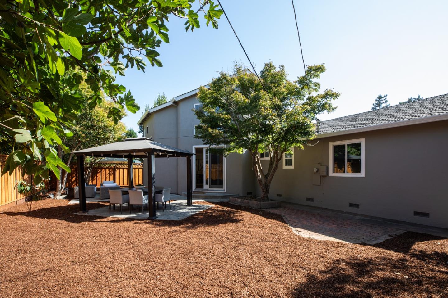 Detail Gallery Image 20 of 25 For 1840 Santa Cruz Ave, Menlo Park,  CA 94025 - 4 Beds | 3 Baths