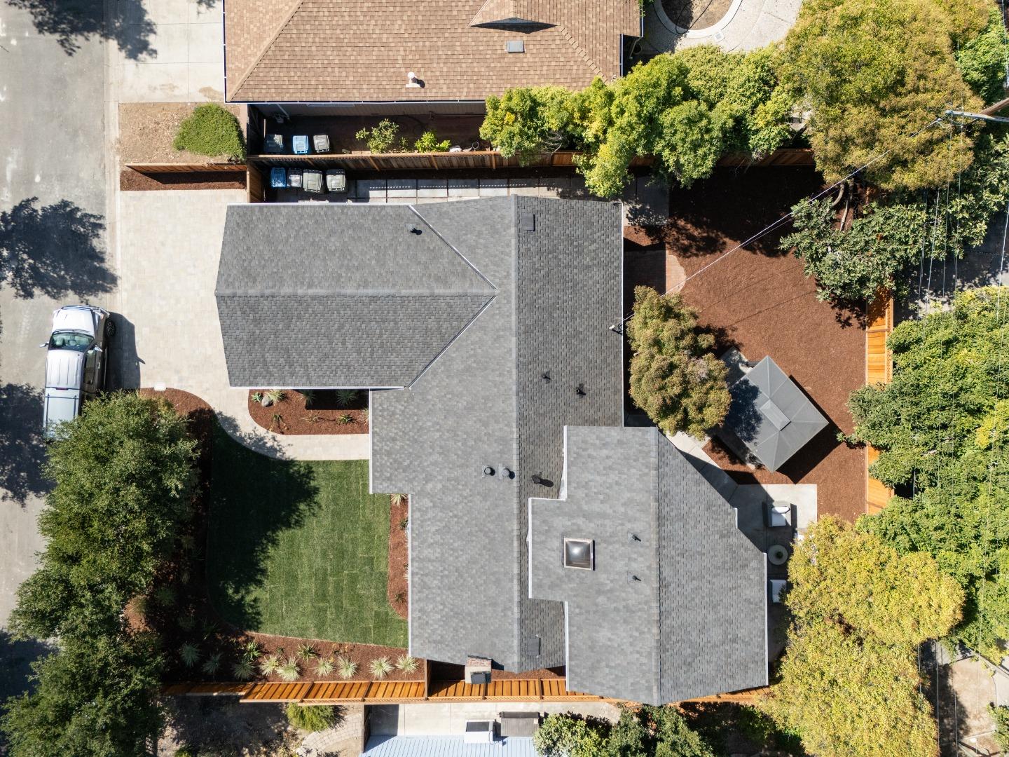 Detail Gallery Image 23 of 25 For 1840 Santa Cruz Ave, Menlo Park,  CA 94025 - 4 Beds | 3 Baths