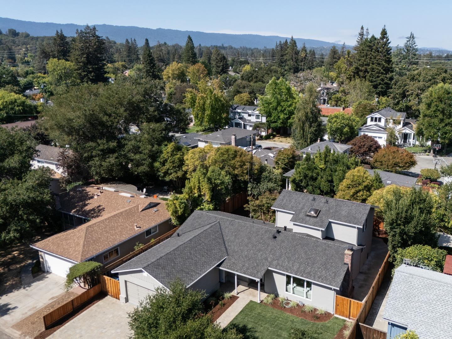 Detail Gallery Image 24 of 25 For 1840 Santa Cruz Ave, Menlo Park,  CA 94025 - 4 Beds | 3 Baths