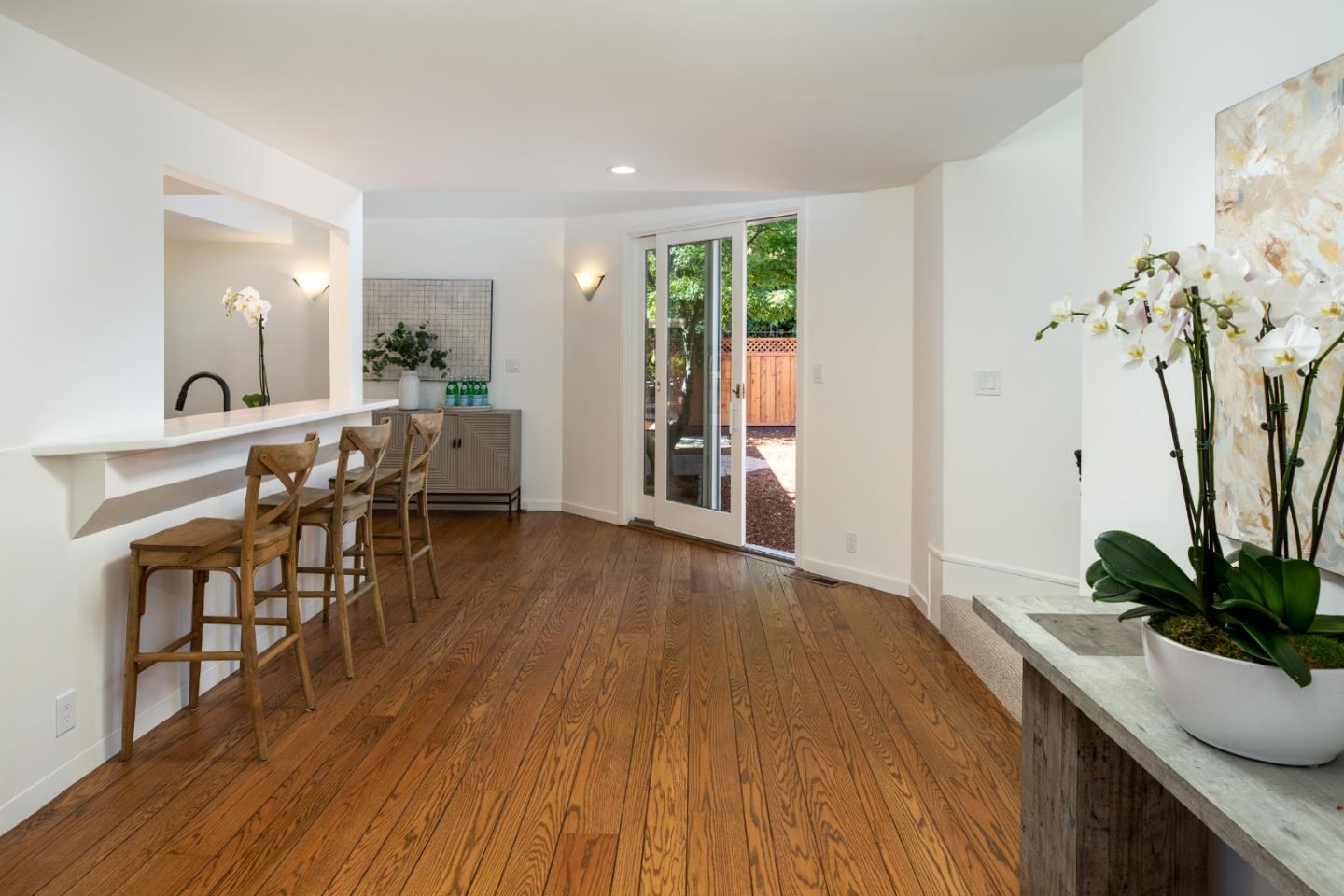 Detail Gallery Image 9 of 25 For 1840 Santa Cruz Ave, Menlo Park,  CA 94025 - 4 Beds | 3 Baths