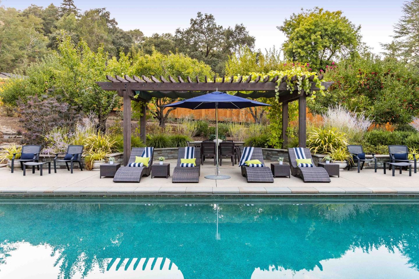 Detail Gallery Image 38 of 44 For 160 Phillip Rd, Woodside,  CA 94062 - 5 Beds | 5/1 Baths