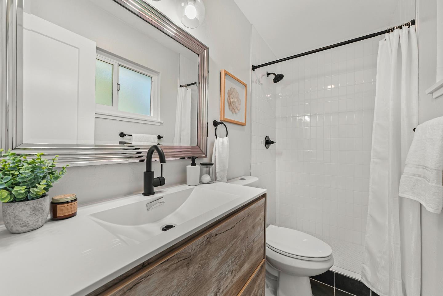 Detail Gallery Image 10 of 20 For 1557 Terra Nova Blvd, Pacifica,  CA 94044 - 4 Beds | 3 Baths