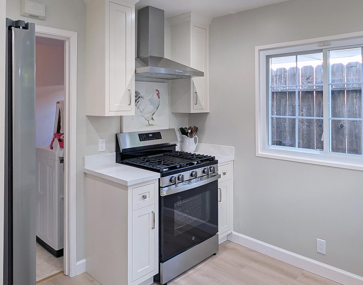 Detail Gallery Image 7 of 25 For 808 Patricia, San Mateo,  CA 94401 - 3 Beds | 2 Baths