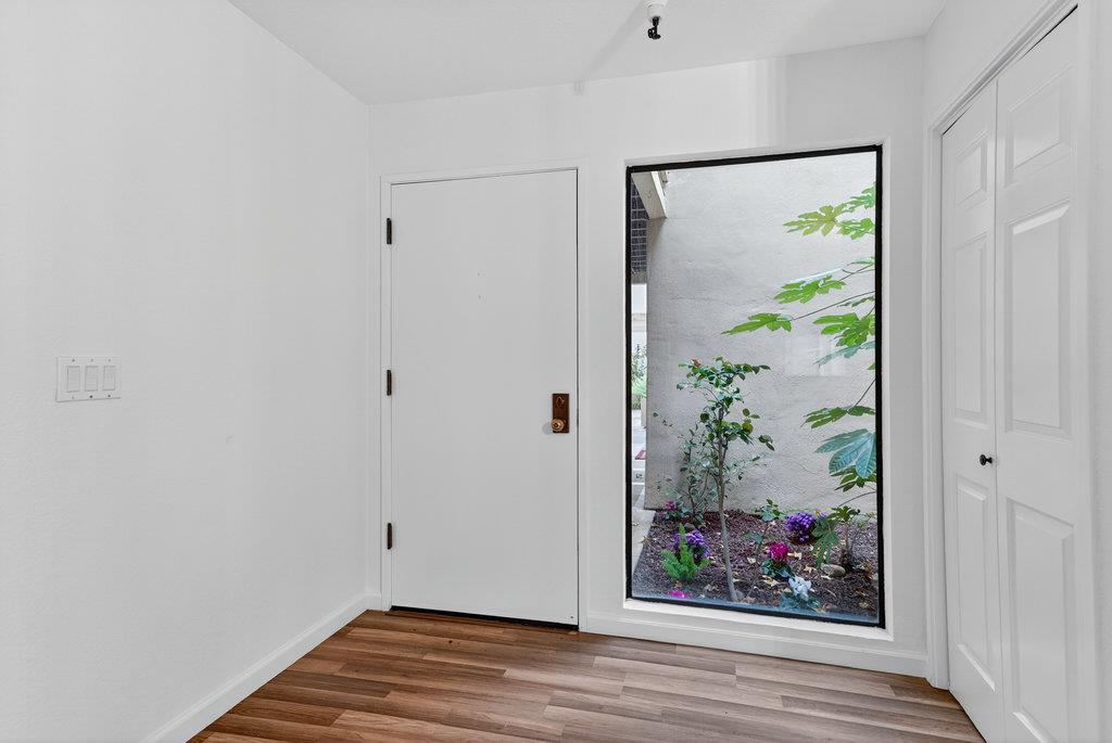 Detail Gallery Image 4 of 49 For 449 Alberto Way #C139,  Los Gatos,  CA 95032 - 2 Beds | 2 Baths