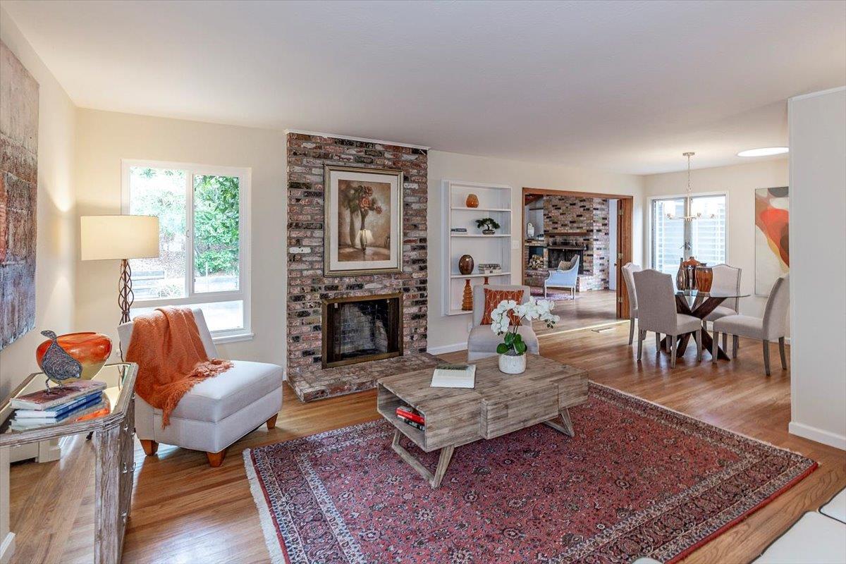 Detail Gallery Image 5 of 25 For 938 Round Hill Rd, Redwood City,  CA 94061 - 3 Beds | 2 Baths