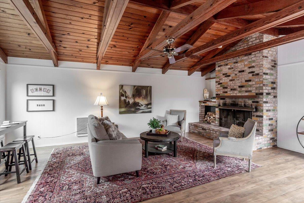 Detail Gallery Image 7 of 25 For 938 Round Hill Rd, Redwood City,  CA 94061 - 3 Beds | 2 Baths