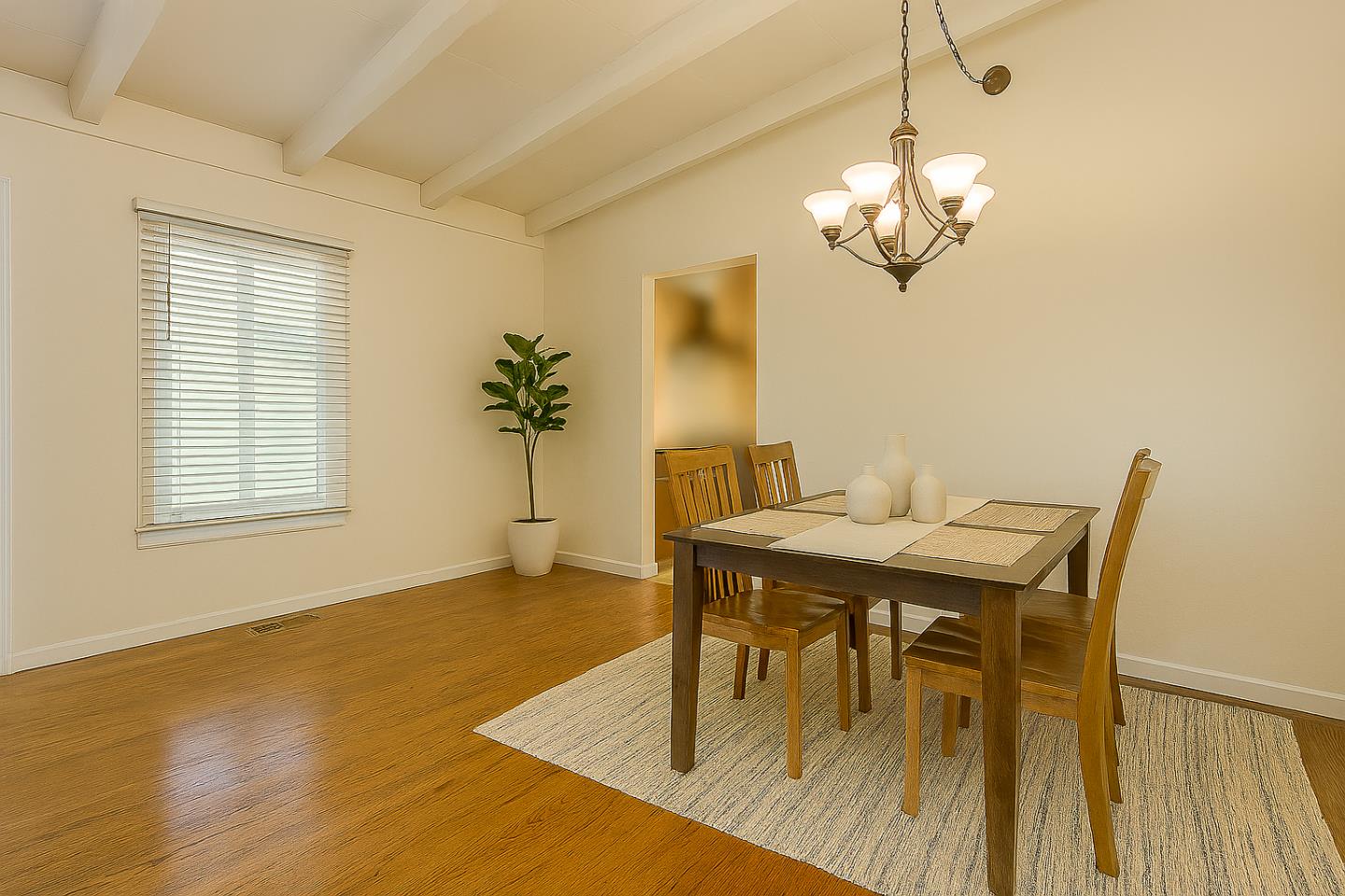 Detail Gallery Image 5 of 18 For 1866 Kehoe Ave, San Mateo,  CA 94401 - 3 Beds | 2 Baths