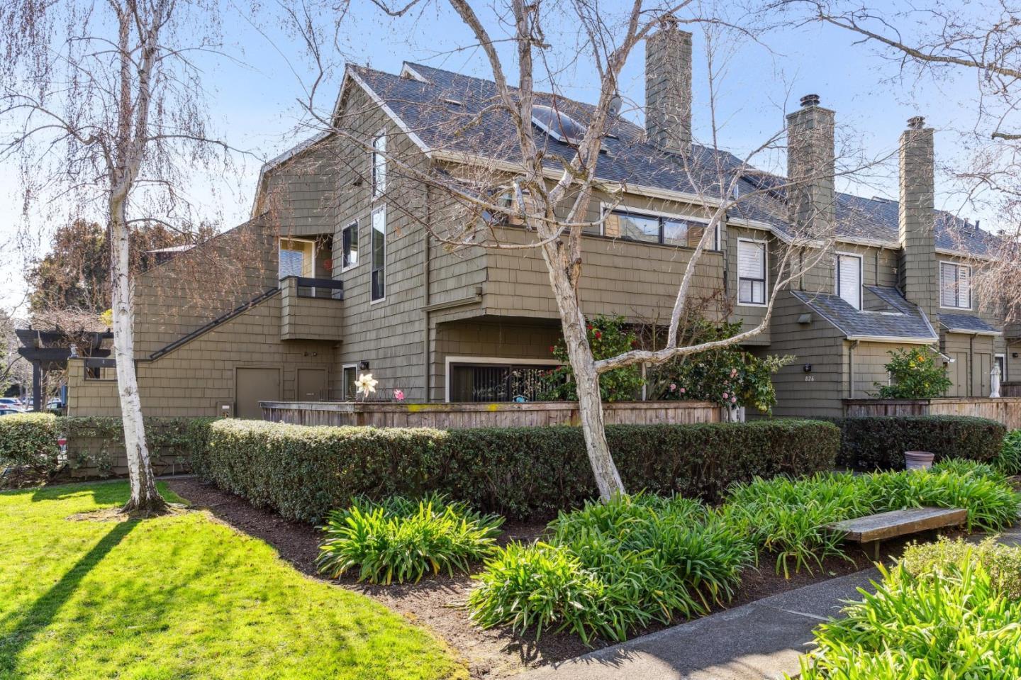 Detail Gallery Image 3 of 31 For 824 Wharfside Rd, San Mateo,  CA 94404 - 1 Beds | 1/1 Baths