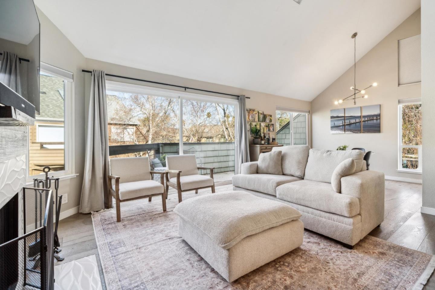 Detail Gallery Image 6 of 31 For 824 Wharfside Rd, San Mateo,  CA 94404 - 1 Beds | 1/1 Baths