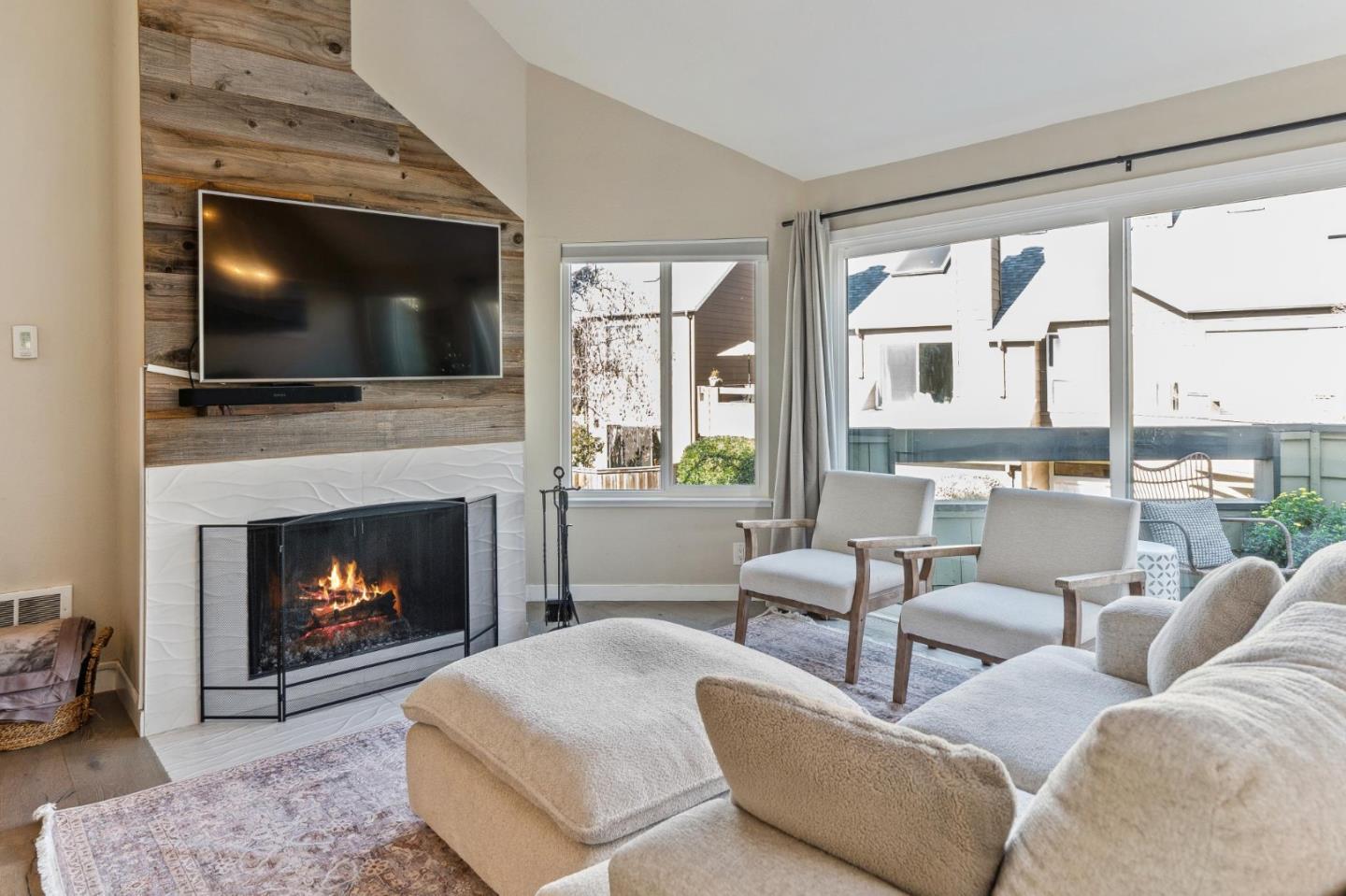 Detail Gallery Image 8 of 31 For 824 Wharfside Rd, San Mateo,  CA 94404 - 1 Beds | 1/1 Baths