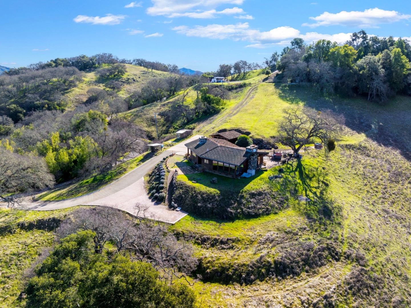 Detail Gallery Image 10 of 63 For 5096 Fallen Oak Dr, Morgan Hill,  CA 95037 - 3 Beds | 2 Baths