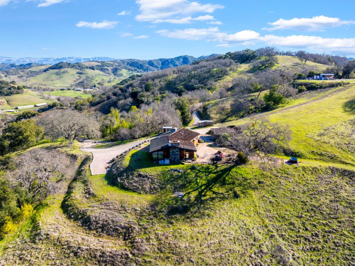 Detail Gallery Image 3 of 63 For 5096 Fallen Oak Dr, Morgan Hill,  CA 95037 - 3 Beds | 2 Baths