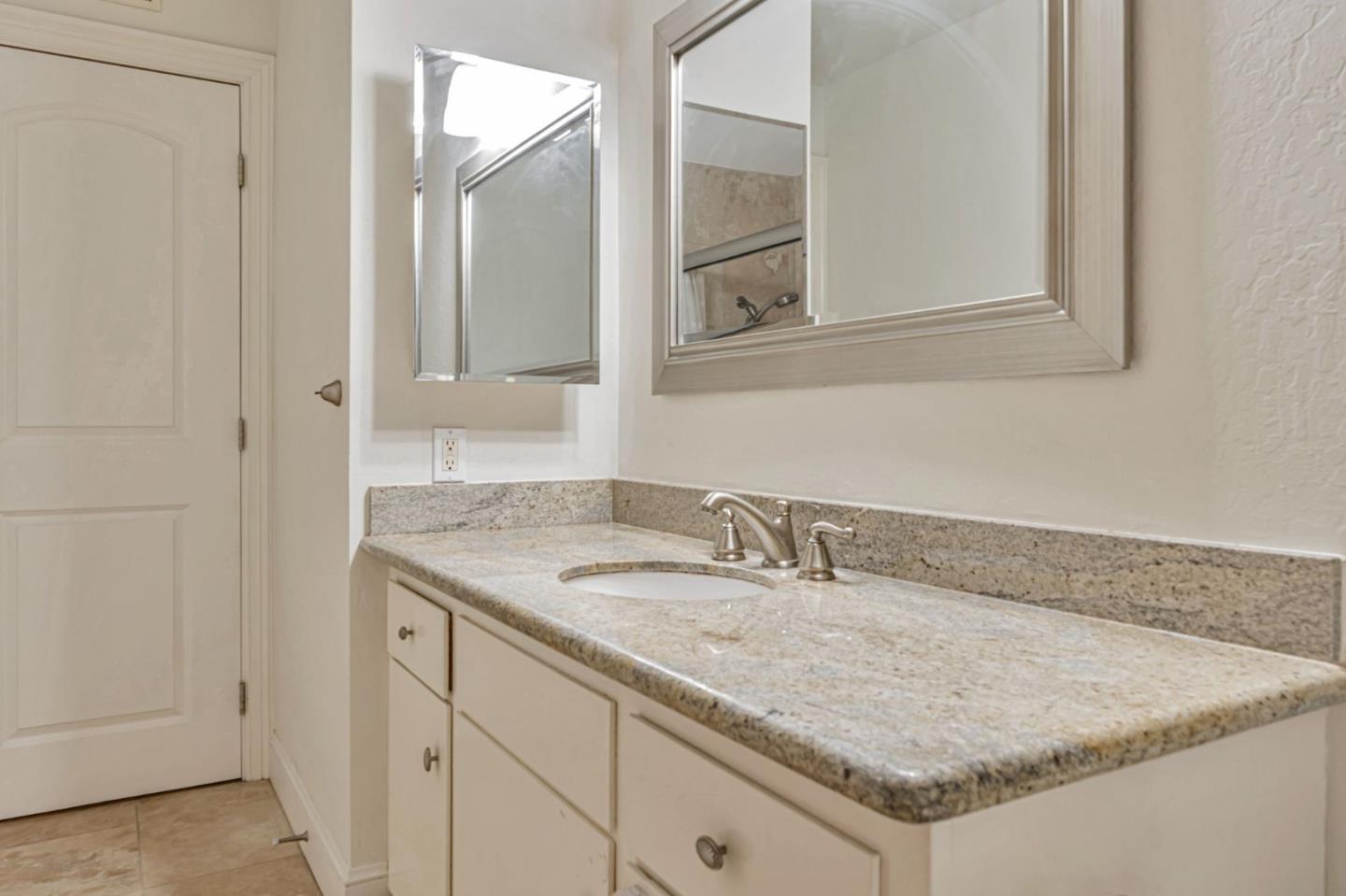 Detail Gallery Image 17 of 27 For 1458 Hudson St #202,  Redwood City,  CA 94061 - 2 Beds | 1 Baths