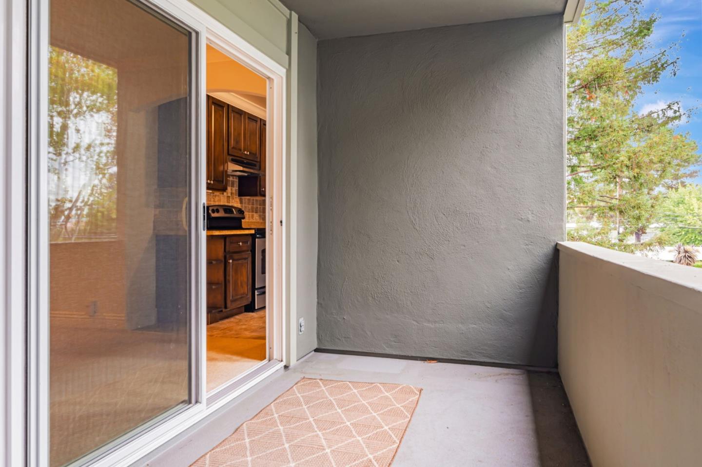 Detail Gallery Image 19 of 27 For 1458 Hudson St #202,  Redwood City,  CA 94061 - 2 Beds | 1 Baths