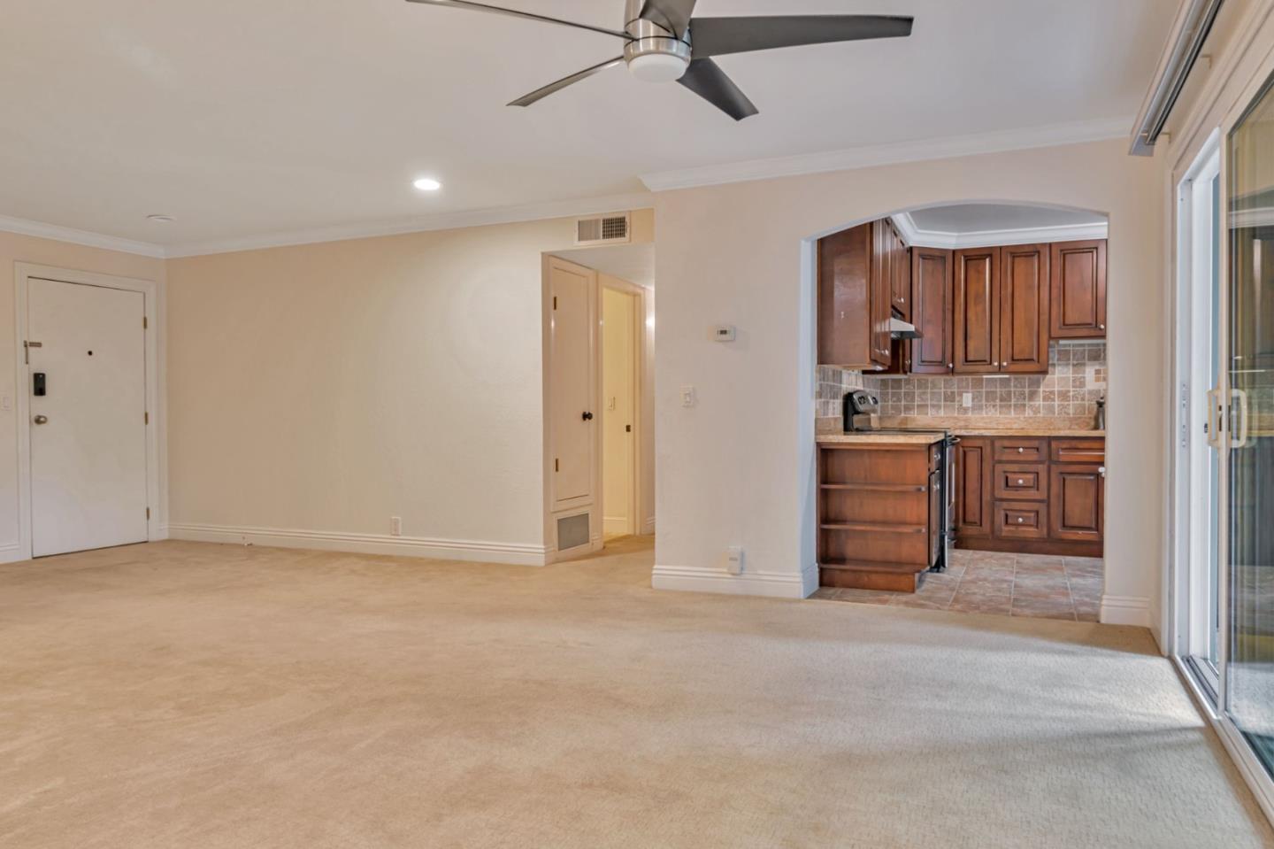 Detail Gallery Image 3 of 27 For 1458 Hudson St #202,  Redwood City,  CA 94061 - 2 Beds | 1 Baths