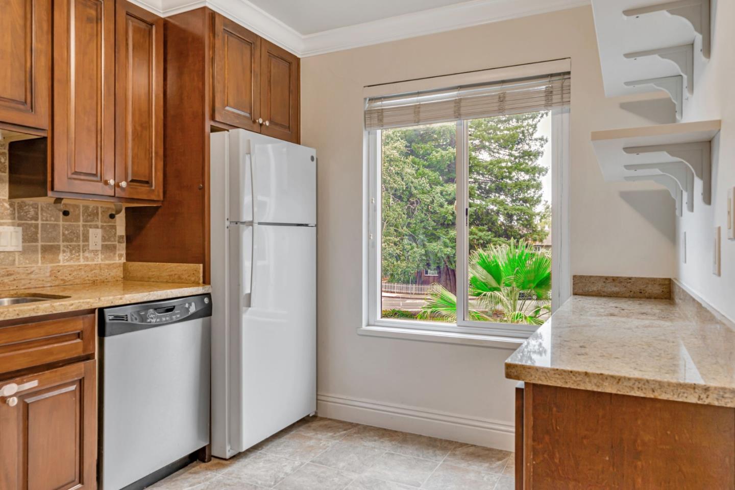 Detail Gallery Image 5 of 27 For 1458 Hudson St #202,  Redwood City,  CA 94061 - 2 Beds | 1 Baths