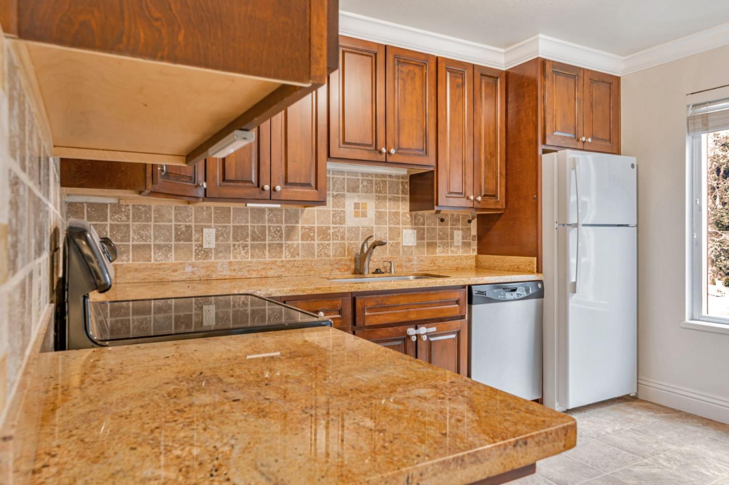 Detail Gallery Image 8 of 27 For 1458 Hudson St #202,  Redwood City,  CA 94061 - 2 Beds | 1 Baths